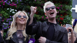 «Начинаем свой день традиционно с кофе»: как живут в браке SHAMAN и Екатерина Мизулина