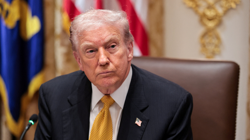 Трамп направит остатки соцвыплат на погашение госдолга США