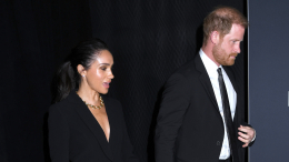 Принц Гарри и Меган Маркл могут лишиться королевских титулов вслед за Эндрю