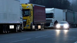 Литва две недели не пускает фуры со стороны Белоруссии