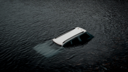 «Немного не повезло»: мужчина в День отца утопил троих сыновей