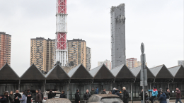 Падал кран, погиб человек: почему на разборе «Снежкома» регулярно происходят ЧП