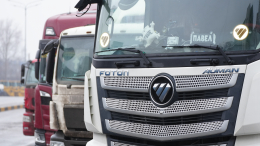 Водители легковушек начали получать штрафы до 600 тысяч рублей из-за владельцев фур