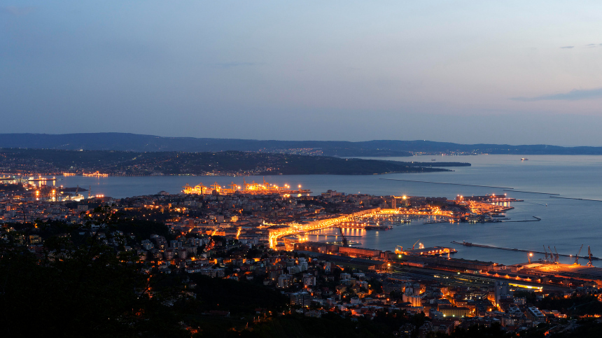 Украинка зарезала сына и попыталась покончить с собой