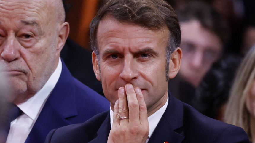 Почему Захарова предложила властям Франции помыться