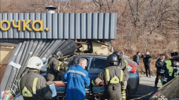 В ДТП во Владивостоке погибла сотрудница придорожного кафе