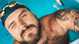 Крайние меры: семья пропавшего в Босфоре пловца Свечникова расклеивает листовки в Турции