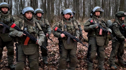 С родной землей и роботом: как работают саперы из КНДР в Курской области