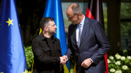 Захарова высмеяла разговор Мерца и Зеленского о беженцах