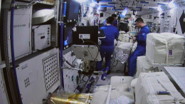 Капсула с экипажем китайского корабля «Шэньчжоу-20» вернулась на Землю