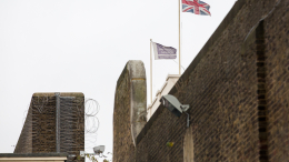 Тысячи иностранных преступников в Британии избежали суда после извинений