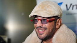 «Мы очень близки»: фанаты из РФ засыпали турецкого певца Эмре Алтуга письмами