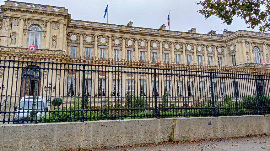 Почему МИД Франции собирается усилить давление на Россию