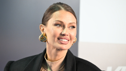 «Нужно предохраняться»: Боня обсудила с дочерью интим на первом свидании