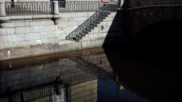 В Санкт-Петербурге прохожая спасла упавшего в канал ребенка