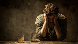 Ученые назвали проблемы со зрением смертельно опасным признаком похмелья