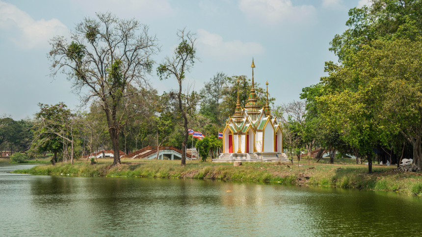 В Таиланде мужчина попытался угнать автомобиль и утонул