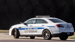 Голого бортпроводника нашли полумертвым после визита в его дом двоих мужчин