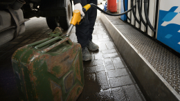 В России могут начать продавать бензин только по паспорту