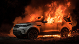 Отец бросил двухлетнюю дочь в горящей машине и соврал полиции, что внутри никого нет