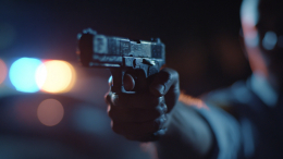 Полицейский застрелил собаку на детской площадке