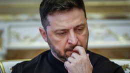 Загнан в угол: США принуждают Зеленского принять мирный план из 28 пунктов