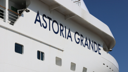 Возвращается в РФ: круизный лайнер «Астория Гранде» не пустили в порт Стамбула