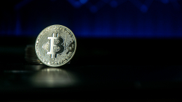 Биткоин рухнул на 10% впервые с апреля 2025 года