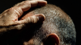 После удара по голове мужчина вспомнил прошлое и нашел семью спустя 45 лет