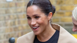 «Учишься защищаться»: Меган Маркл шутит о жизни под прицелом камер