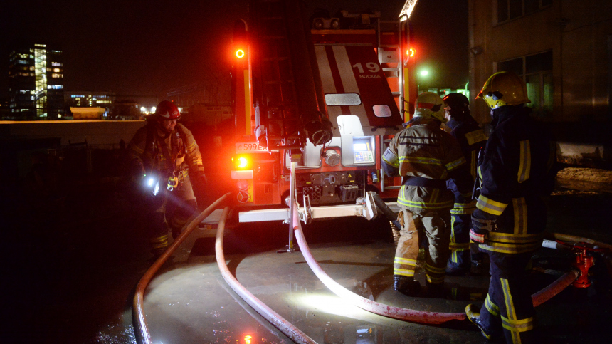 В результате поджога в Москве сгорели семь машин и два мотоцикла