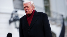 «Ей должен весь мир»: Трамп напрасно ждет благодарности от Украины