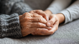 «Время для размышлений»: как пережить День матери, если ее больше нет рядом