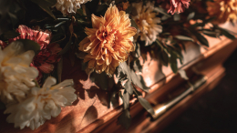 Женщина в Таиланде внезапно очнулась в гробу за несколько минут до кремации