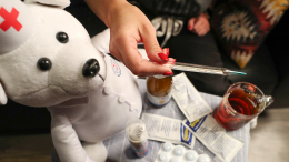 Опасно для организма: врач рассказала, как нельзя сбивать температуру у ребенка