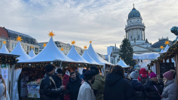 За бетонной стеной: почему рождественские ярмарки в Германии похожи на гетто
