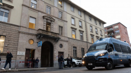 Мужчина переодевался в умершую мать и прятал ее тело в течение трех лет