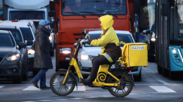 Последний заказ: в Петербурге вступил в силу запрет на работу мигрантов-курьеров
