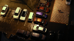 Вас тут не стояло: как автолюбители борются за парковочные места во дворе