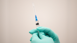 Учит организм защищаться: какие мифы о прививках являются заблуждениями