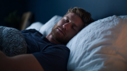Заменить подушку и не есть острое: как избавиться от храпа