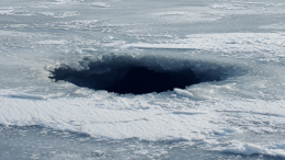 Чудо на глазах у прохожих: мужчина спас провалившегося под лед школьника в Екатеринбурге