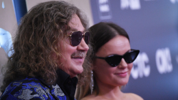 «Называет сыночкой»: Игорь Николаев рассказал об отношениях с матерью