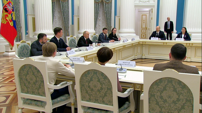 Путин заявил о необходимости вывести спорт и науку из политики