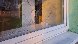 В Таганроге украинские БПЛА повредили частный дом и общежитие техникума