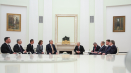 Песков объяснил, почему Орбан встретился с Путиным не сразу после приезда