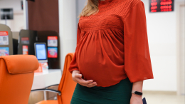 В Госдуме предложили ввести зарплату за материнство