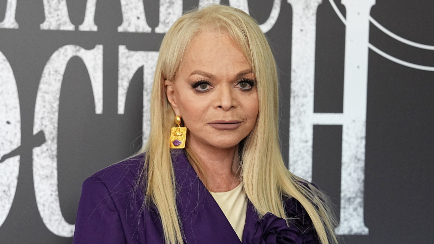 «Это удобно»: представитель Долиной осудил участников флешмоба за травлю певицы