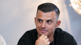 Это мальчик! «Иванушки International» устроили гендер-пати для Кирилла Туриченко