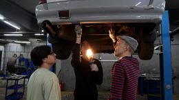 Россияне пожаловались на нарушения сроков ремонта авто по страховке